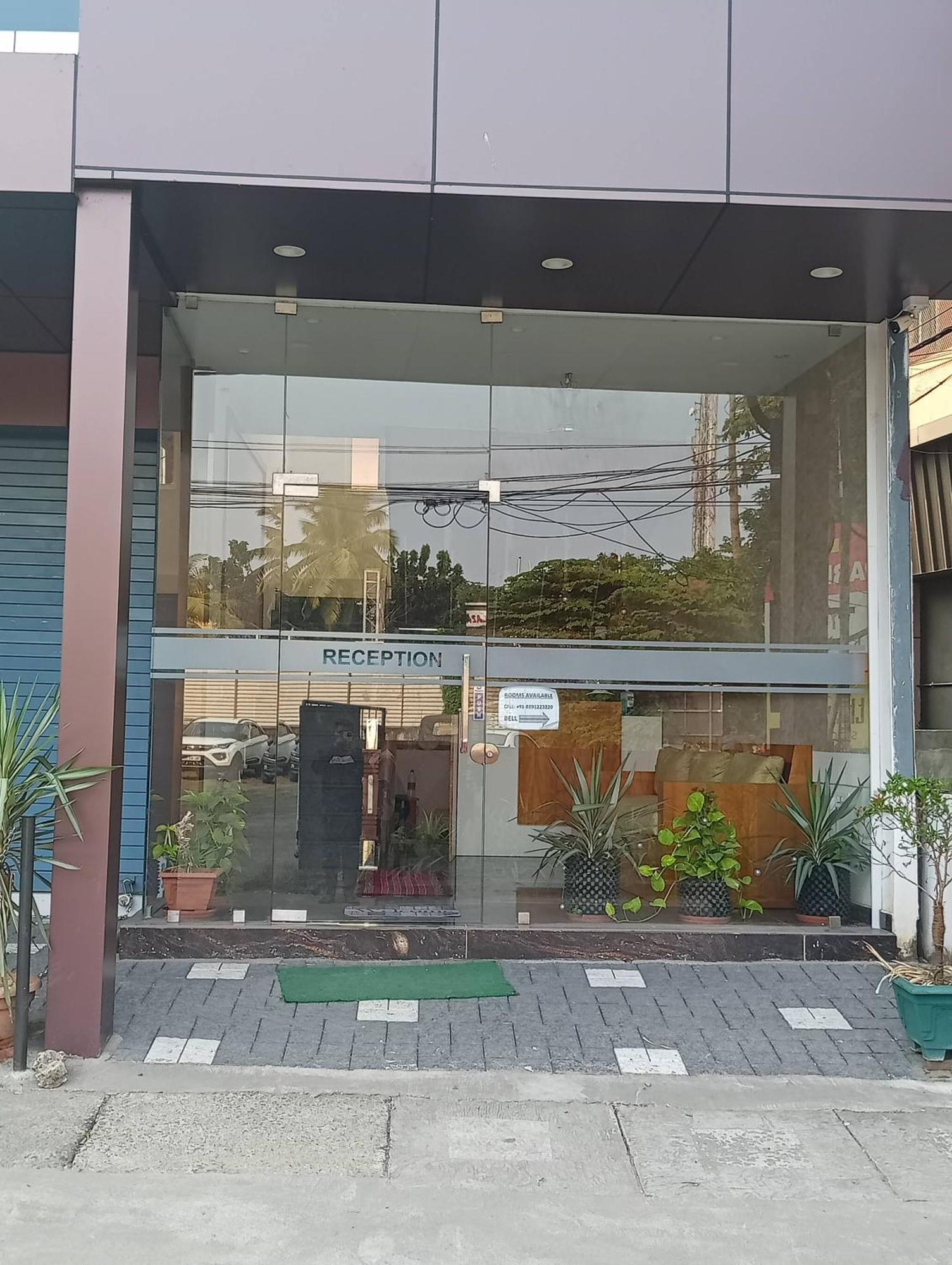 Grace Tourist Home Kochi エクステリア 写真